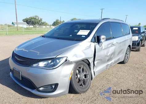 2018 Chrysler Pacifica Touring L Plus z USA, uszkodzony, nr VIN 2C4RC1EG6JR352453